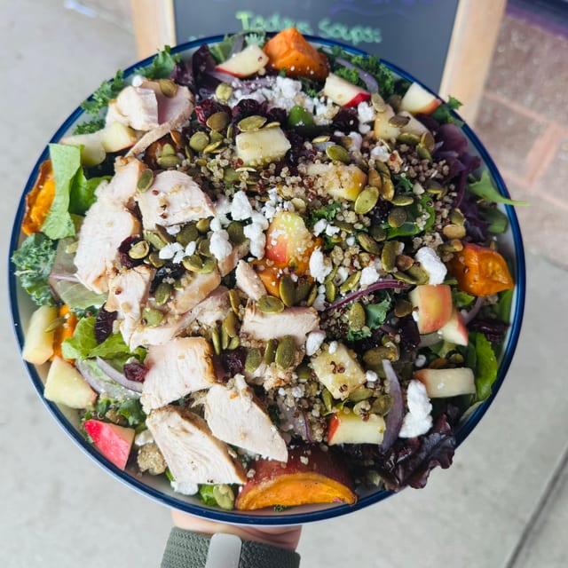 WEEKLY FALL QUINOA SALAD (GF).